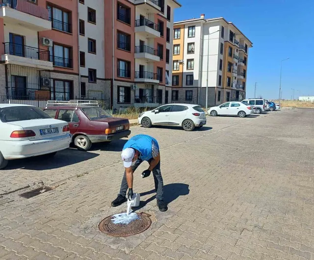 Adıyaman'da TOKİ konutlarında larva mücadelesi yoğunlaştı