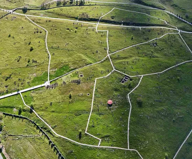 Ahlat’taki Selçuklu Meydan Mezarlığı dronla 500 metre yükseklikten görüntülendi