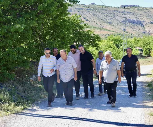 Akçadağ belediye başkanı Ulutaş mahallelerde çalışmaları inceledi