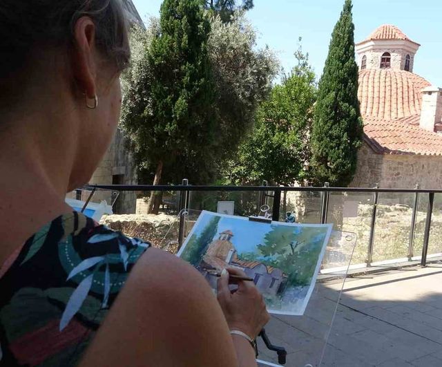 Antalya'nın tarihini suluboyayla tuvale taşıyorlar
