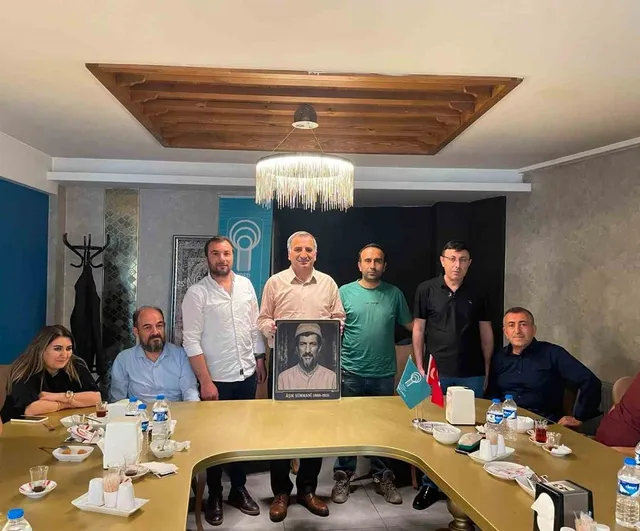 Âşık Sümmani Baba'nın rölyefi ve hatıra madalyonu tanıtıldı