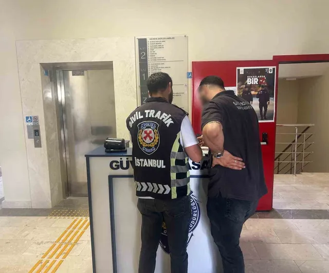 Ataşehir’de makas atan sürücüye sanal devriye ekiplerinden ağır para cezası