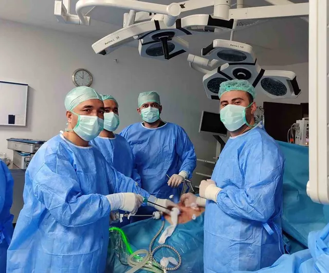 Atatürk Üniversitesi'nde yemek sonrası ağrıya neden olan nadir MALS sendromunda laparoskopik başarı