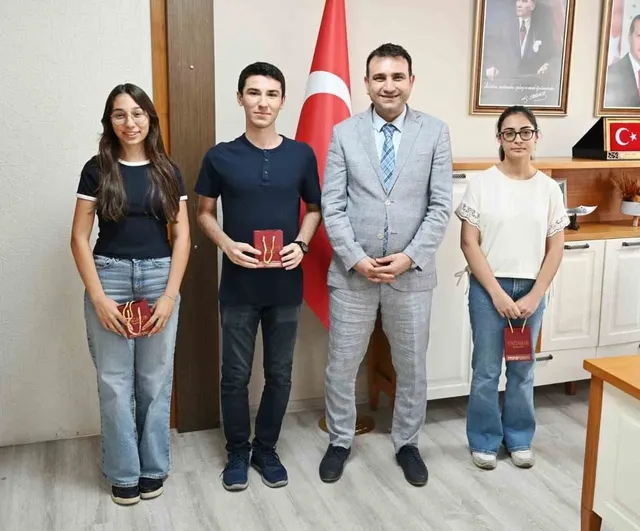 Aydın fen lisesi öğrencilerinden YKS başarısı: il müdürlüğünden ödül
