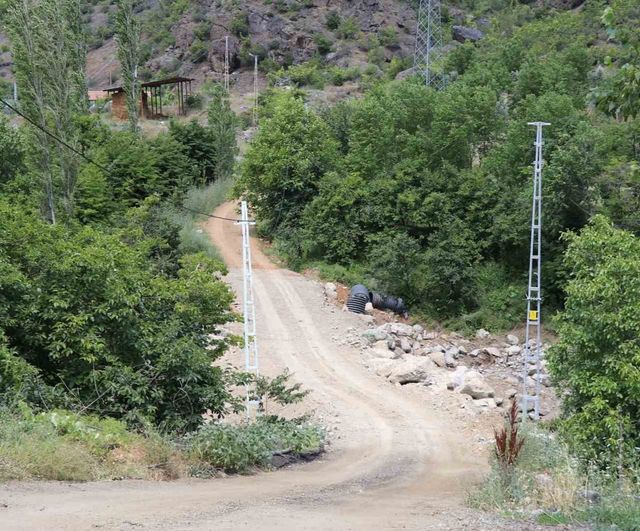 Ayvalı Mahallesi'nde dere ıslahı ve taşkın koruma çalışmaları tamamlanmayı bekliyor