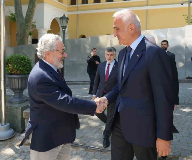 Bakan Ersoy, IRCICA'nın çalışmalarını inceledi