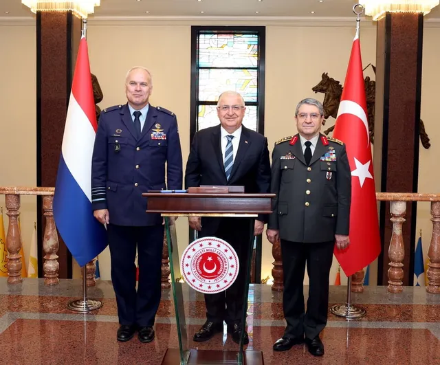 Bakan Güler, Hollanda genelkurmay başkanı Onno Eichelsheim’i kabul etti