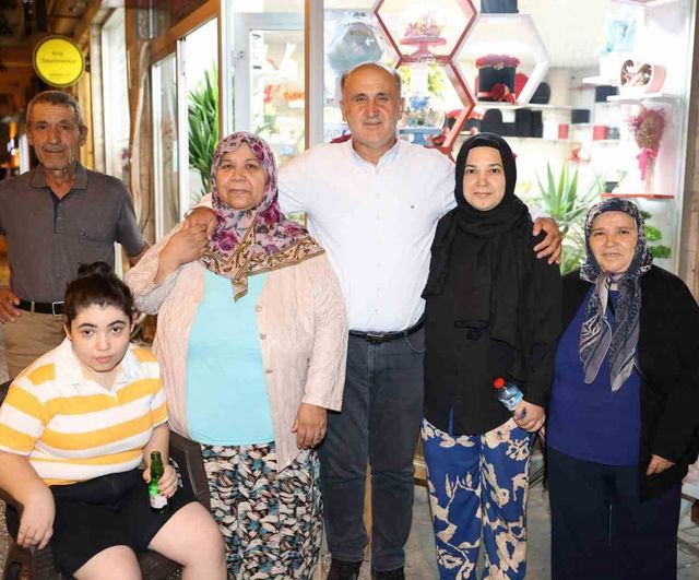 Başkan Kaya Cumhuriyet Mahallesi'nde akşam oturması yapanlarla buluştu