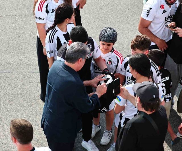 Beşiktaş başkanı Serdal Adalı Slovakya kampında takımla bir araya geldi