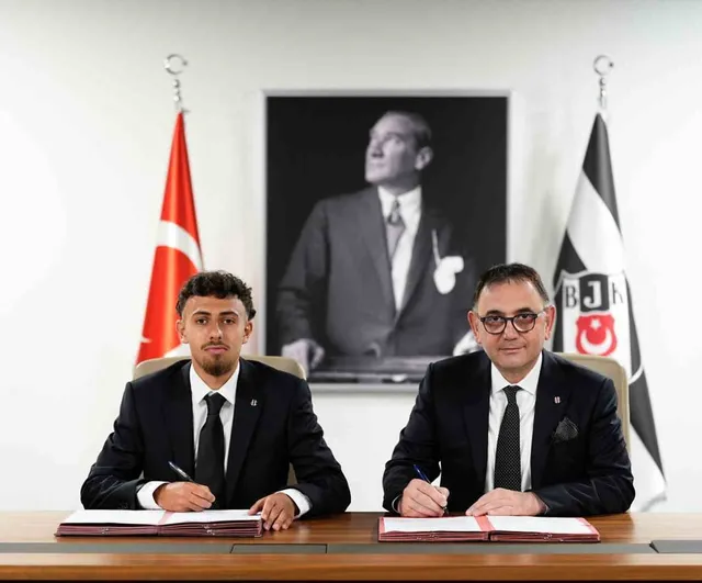 Beşiktaş, İlhan Fakılı ile 4 yıllık sözleşme imzaladı