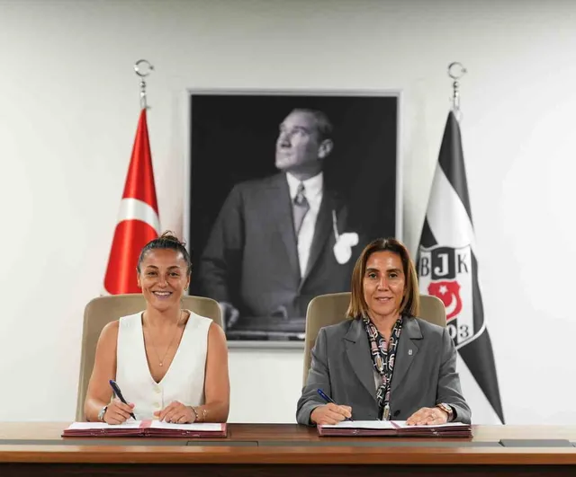 Beşiktaş kadın futbol takımına Didem Karagenç getirildi
