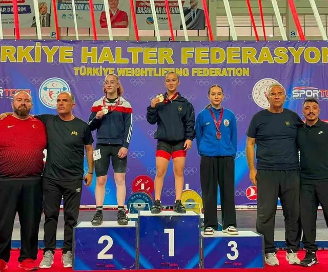 Bilecikli halterci Türkiye üçüncüsü oldu