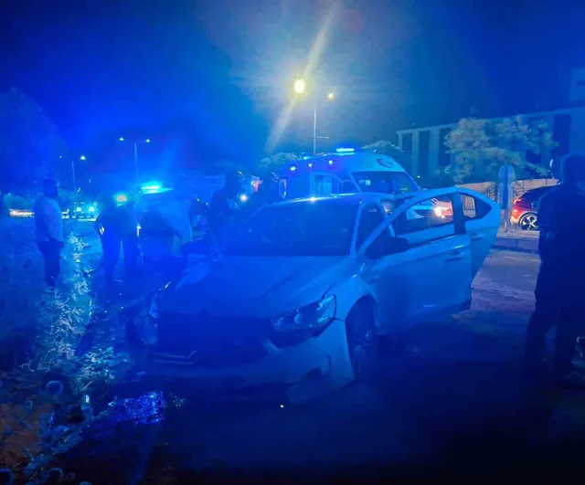 Bingöl'de iki otomobil çarpıştı: 2 yaralı