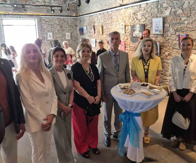 Bodrum'da 'Mutlu Aile Mutlu Toplum' sergisi açıldı