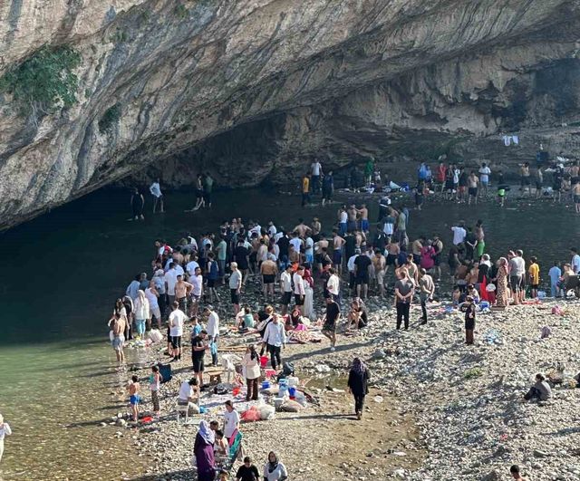 Cendere Köprüsü'nde piknik yapan genç suda kayboldu