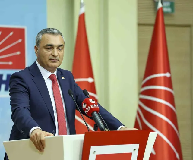 CHP'de yedi il başkanı ve yönetimi görevden alındı