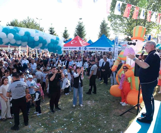 Çorum'da çocuk şenliği ve geleneksel sünnet şöleni konvoy ve gösterilerle şenlendi