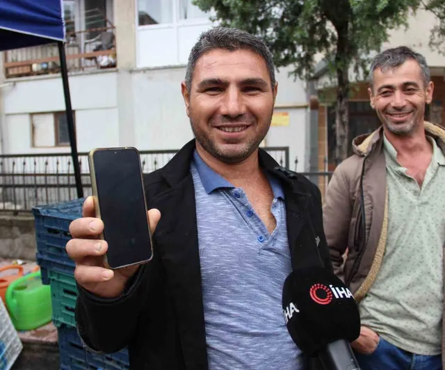 Çorum pazarını dakikalar içinde göle çeviren sağanak esnafı zorladı