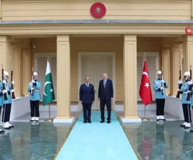 Cumhurbaşkanı Erdoğan, Pakistan başbakanı Şahbaz Şerif'i kabul etti