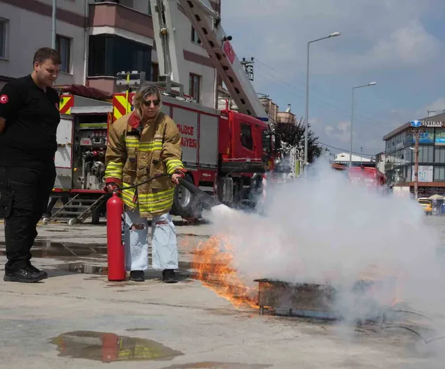 Düzce'de akaryakıt istasyonu çalışanlarına yangın güvenliği eğitimi