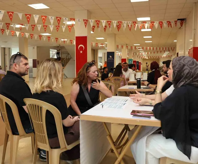 Düzce Üniversitesi tanıtım günleri aday öğrenciler için rehber olmaya devam ediyor