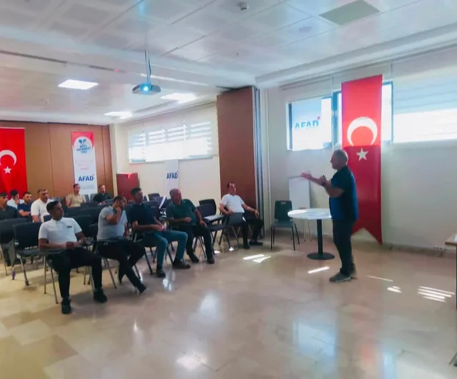 Elazığ'da güvenlik korucularına acil durum ekipleri eğitimi