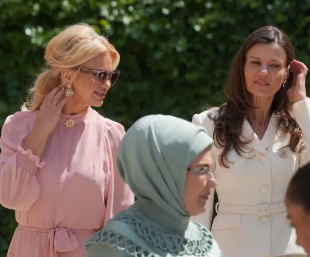 Emine Erdoğan’ın ağırladığı yemekte Ajda Pekkan sahne aldı