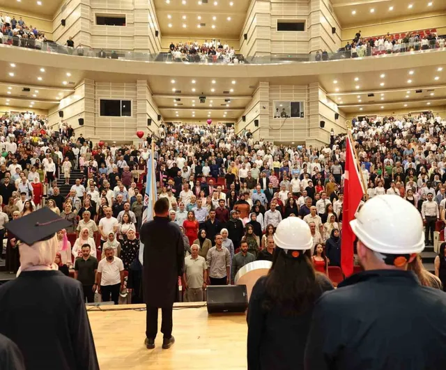Erciyes Üniversitesi'nde 702 mühendis mezun oldu