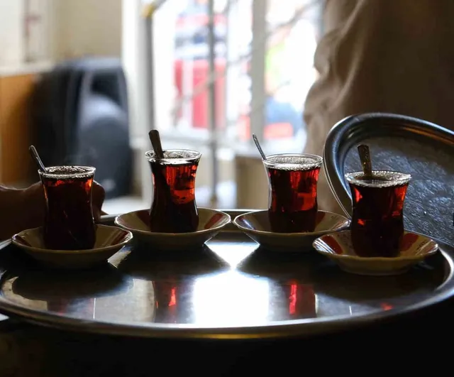Erzincan’da kahvehane ve çay ocaklarına yeni içecek tarifesi getirildi