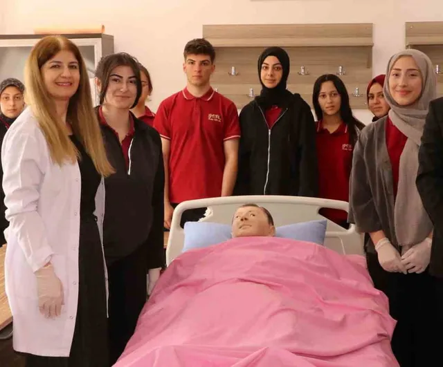 Erzincan'da meslek lisesi sağlık sektörüne bakım personeli yetiştiriyor