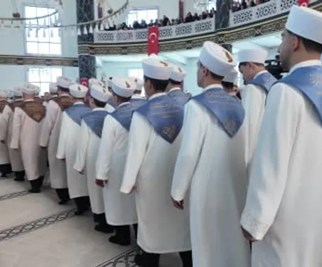 Esenler’de 114 hafız icazet aldı: vali Davut Gül umre müjdesi verdi