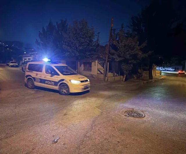 Eskişehir'de mahalle tartışması silahlı kavgaya döndü: üç yaralı