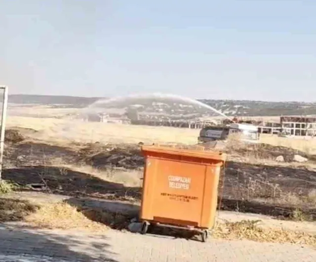 Eskişehir'de otluk yangını itfaiyenin hızlı müdahalesiyle büyümeden söndürüldü
