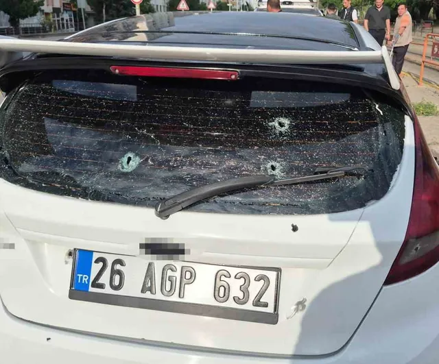Eskişehir'de trafik kazası: anne ve 4 yaşındaki kızı yaralandı