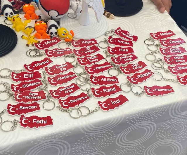 Eskişehir Vali Münir Raif Güney İlkokulu'nda yıl sonu sergisi yoğun ilgi gördü