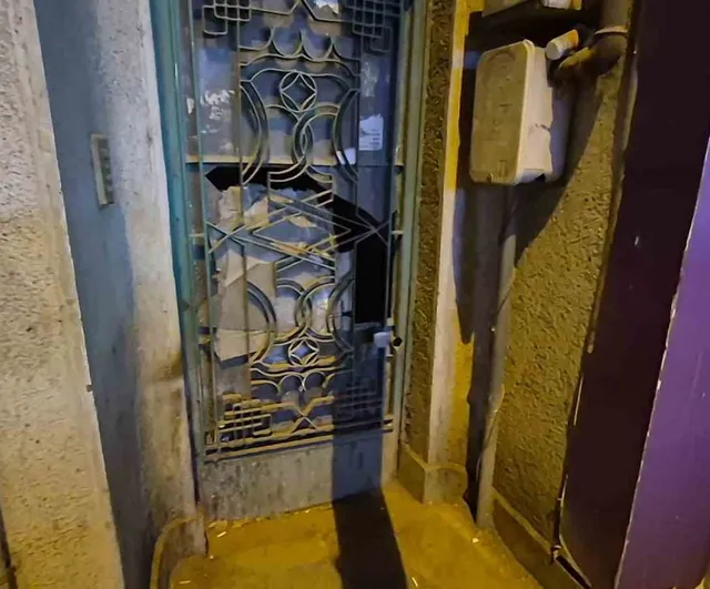 Esnaf tarafından yakalanan camı kıran şüpheli polis ekiplerine teslim edildi