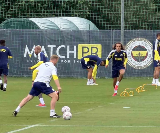 Fenerbahçe Avusturya kampında günü çift antrenmanla tamamladı