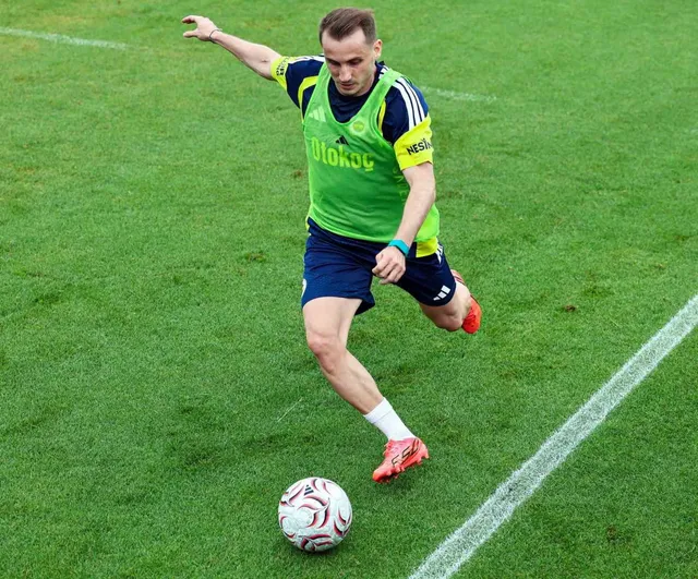 Fenerbahçe Avusturya kampında ilk antrenmanını yaptı