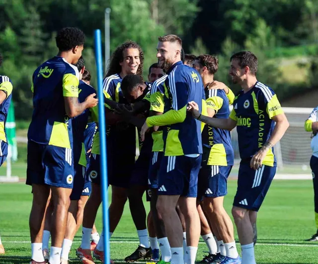 Fenerbahçe Topuk Yaylası Tesisleri'nde salonda ve sahada çalıştı