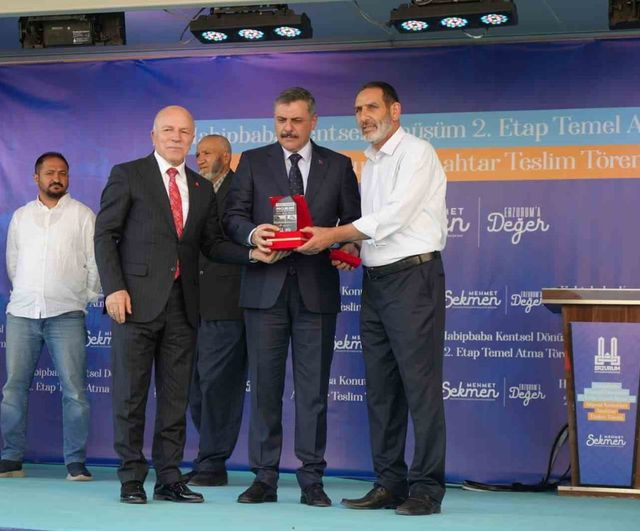Habipbaba'da tarih korunarak dönüşüm büyüyor: Alipaşa konutları sahiplerine teslim edildi