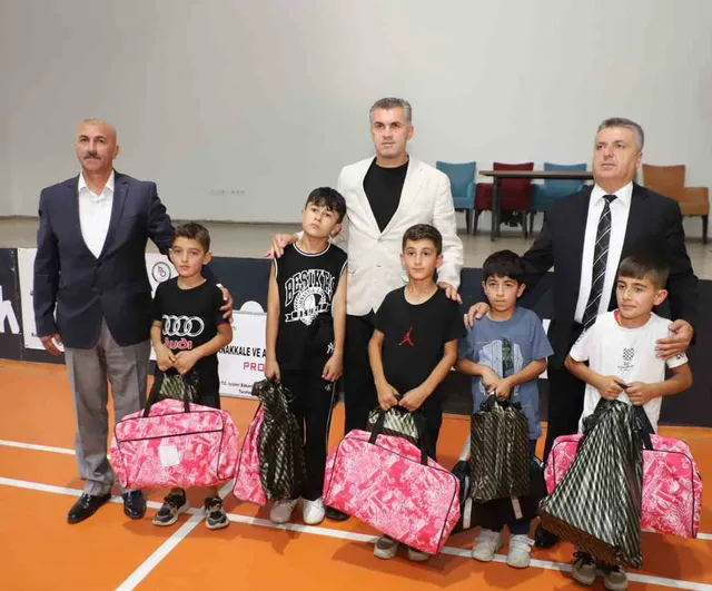 Hakkari'de çocuklara yüzme, okçuluk ve kültür yolculuğu başlıyor