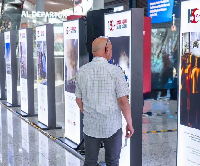 İGA İstanbul havalimanı'nda 'Hafıza ve Hatıra 15 Temmuz' sergisi açıldı