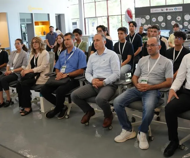 İnönü Üniversitesi liseli gençleri yapay zeka girişimciliğiyle buluşturuyor