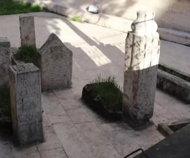 İsmail Safa'nın mezarı Sivas'taki Ali Ağa Camii haziresinde