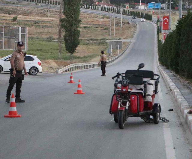 Karaman’da üç tekerlekli elektrikli bisiklete çarpan otomobilin sürücüsü yakalandı
