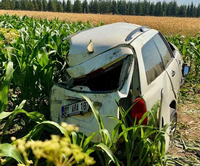 Kargo aracı otomobille çarpıştı: 5 yaralı