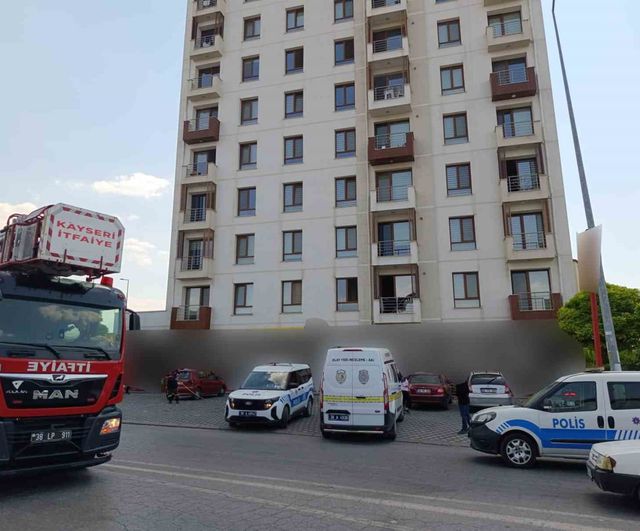 Kayseri'de 5'inci kattan düşen 12 yaşındaki çocuk ağır yaralandı