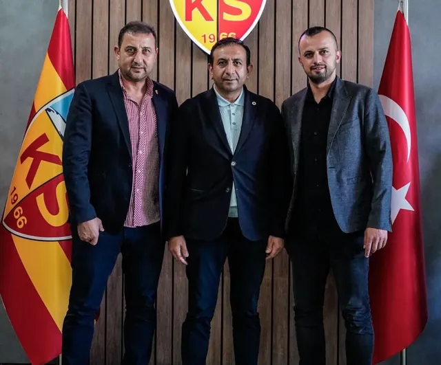Kayserispor'da kurumsal vizyon çatışması: İlhan Parlak istifa etti