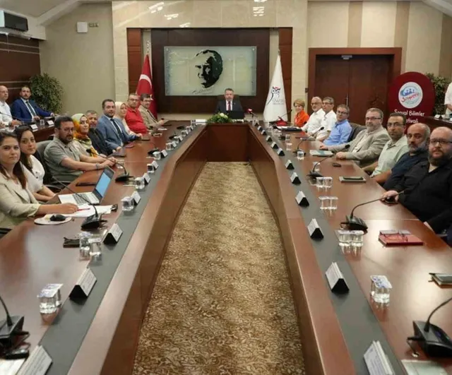 KBÜ senatosunda uluslararası başarılar ve yeni hedefler görüşüldü