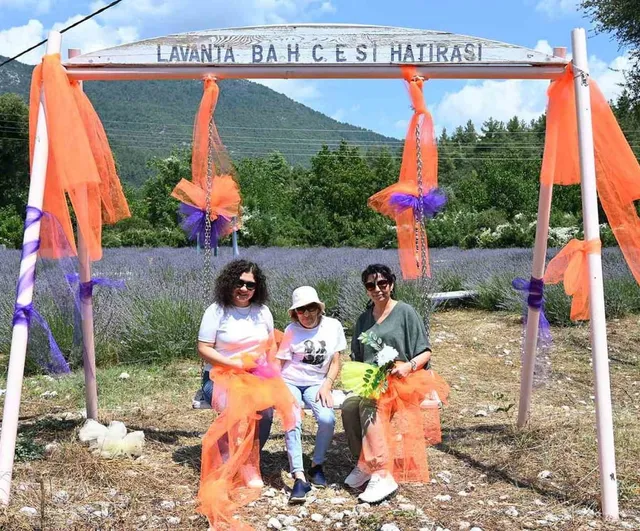 Kemer’de 'mor turizm' başlıyor